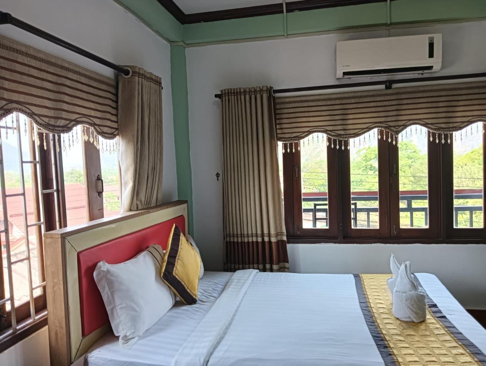 Bountang Riverside Hotel Vang Vieng Exterior photo